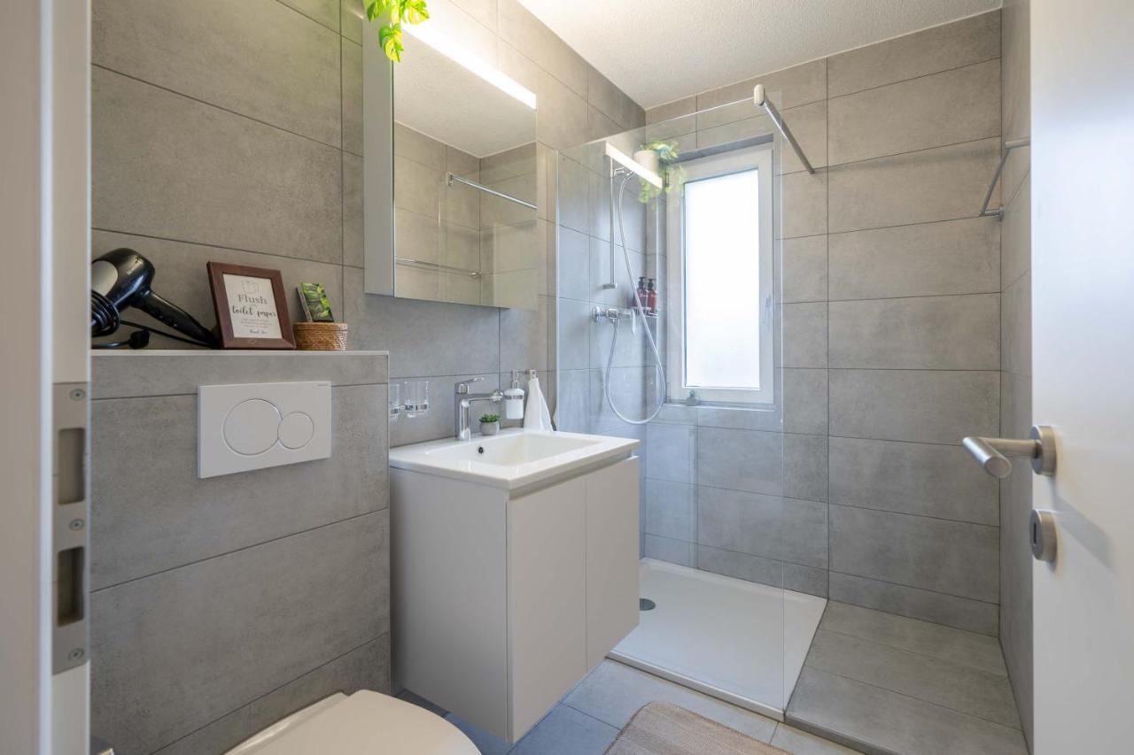 Moderne Wohnung Mit Parkplatz - Top Floor Ostermundigen Екстериор снимка