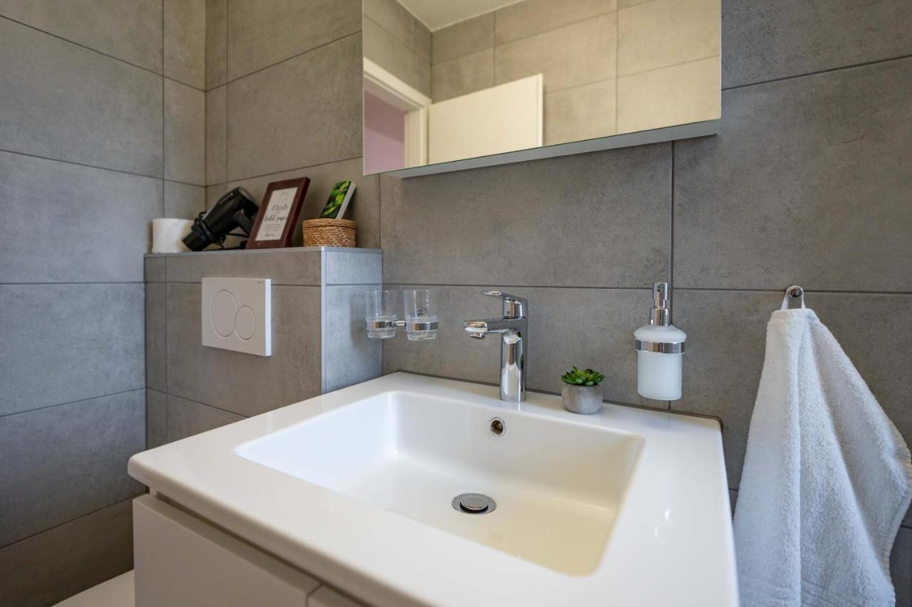 Moderne Wohnung Mit Parkplatz - Top Floor Ostermundigen Екстериор снимка